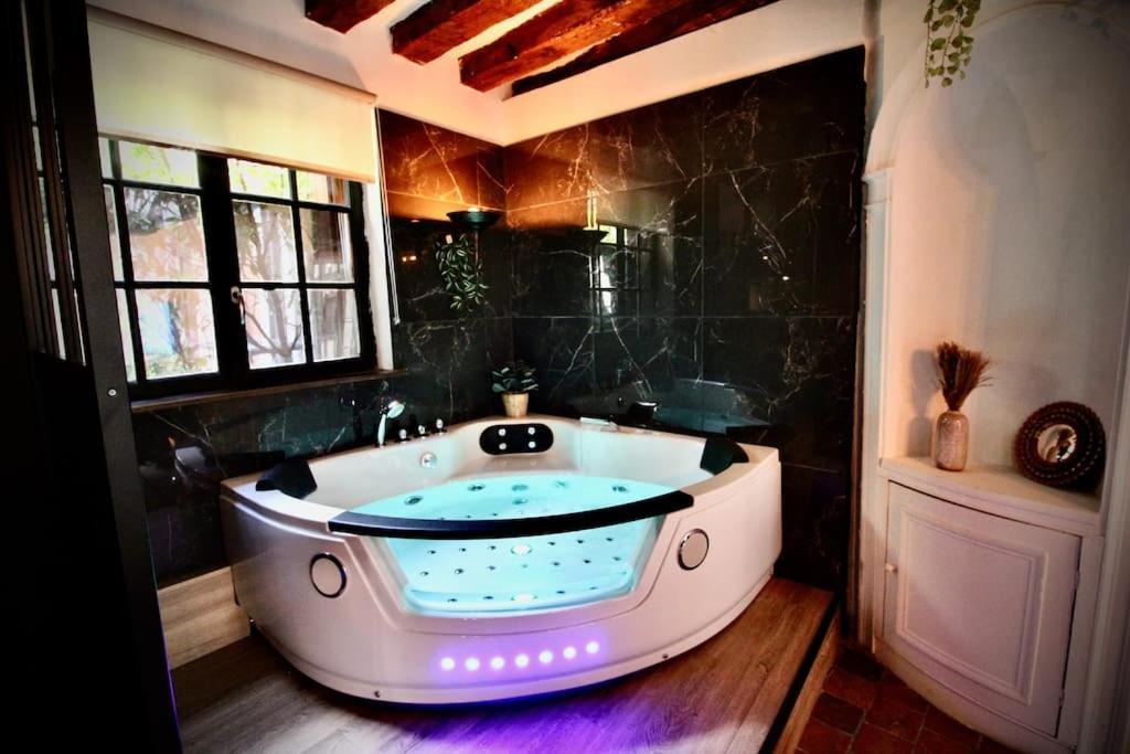 Le Spa Gustave - Sauna, Jacuzzi & Terrasse A Rouen Exterior photo